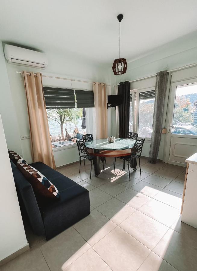 Step To The Sea Apartment Nea Karvali Exterior photo
